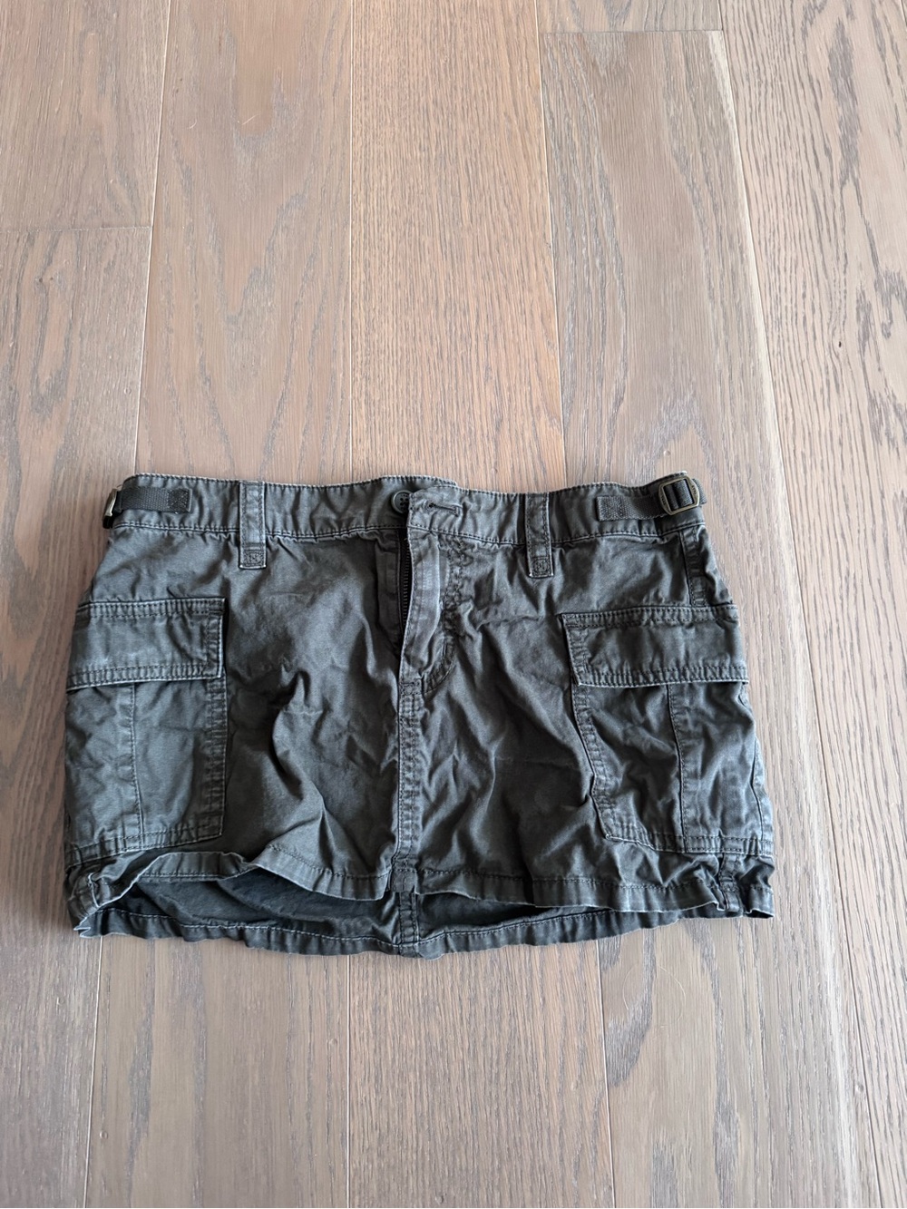 Aritzia cargo mini skirt